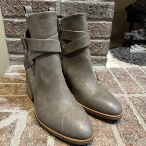 Korks By Kork-Ease Shyla Ankle Boots Block Heel New Size 9.5 Taupe